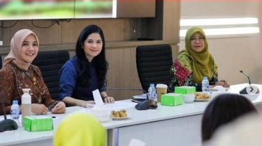 Potret Anissa Yudhoyono Ikut Rapat Ikawati Perdana Sebagai Ibu Menteri