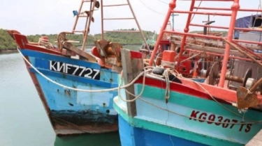 KKP Tangkap Kapal Asal Malaysia yang Tengah Asik Maling Ikan di Perairan Selat Malaka