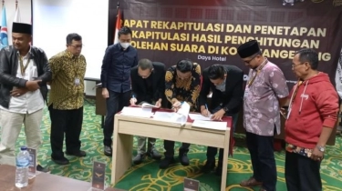 Saksi AMIN dan Ganjar-Mahfud Tolak Tanda Tangan Rekapitulasi KPU Tangerang, Tuding Pemilu 2024 Banyak Kecurangan