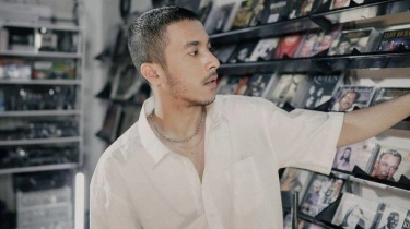 Aziz Hedra Spill Tema Mini Albumnya, Akan Bawa Cerita Jatuh Bangun Bermusik