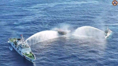 VIDEO Kapal China Guyur Kapal Filipina di Laut China Selatan, Pertama Kalinya Ada Personel Terluka
