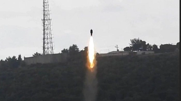 Hizbullah Lancarkan Serangan Roket Besar-besaran ke Israel Sehari Setelah Utusan AS Tiba di Lebanon