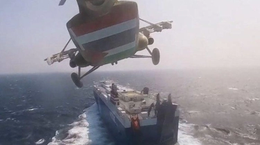 Tiga Pelaut di Kapal Kargo AS di Teluk Aden Tewas dalam Serangan Rudal Angkatan Bersenjata Yaman