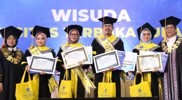 Wali Kota Madiun Jadi Lulusan Pertama Doktor UT Surabaya