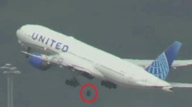 Mencekam! Ini Detik-detik Ban Pesawat United Airlines Lepas Saat Take Off, Penumpang Selamat?