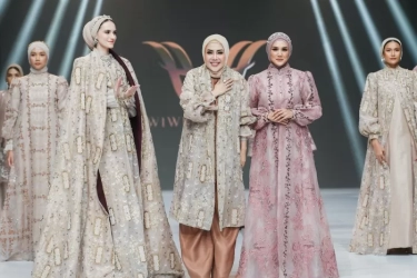 Gandeng Mulan Jameela Sebagai Muse, Wiwiek Hatta Bawakan Koleksi Terinspirasi Bunga Magnolia di IFA