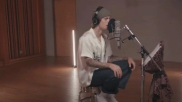 Lirik Lagu dan Terjemahan Lonely - Justin Bieber feat Benny Blanco: What If You Had It All