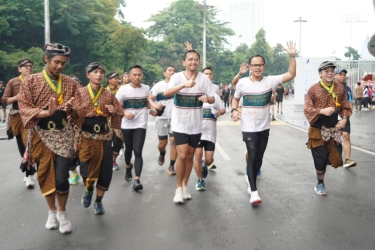 Ratusan Pelari Ikuti Lari 7K di Car Free Day Sudirman Jelang MN Run 2024