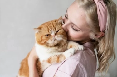 Suka Mencium Kucing Peliharaan? Ketahui Risikonya Agar Tak Sebabkan Masalah Pada Kesehatan Tubuh