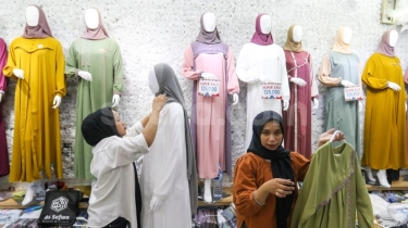 Ramadan di Depan Mata, Pasar Tanah Abang Banjir Pemburu Baju Lebaran