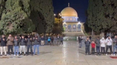 Pasukan Israel Pukuli Jamaah Palestina yang Berusaha Masuk Masjid Al-Aqsa untuk Salat Tarawih