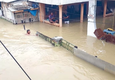 Bangkalan Banjir, Tanggul Jebol, 40 Ha Sawah di Lamongan Terendam