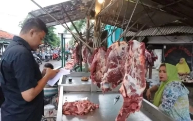 Lebaran Masih Lama, Harga Daging Sapi di Surabaya Naik Jadi Rp 130.000, Ayam Tembus Rp 40.000