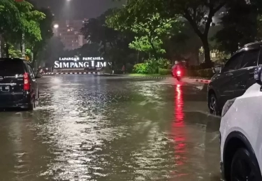 Semarang Dikepung Banjir, Sejumlah KA ke Surabaya Alami Keterlambatan