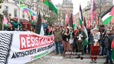 Mahasiswa Perancis Melakukan Aksi Demonstrasi di Paris, Memprotes Kebiadaban Tentara Israel di Gaza