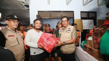 Pj Gubernur Jateng Tinjau Banjir Pekalongan, Serahkan Bantuan Senilai Rp160 Juta