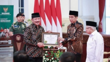 Presiden Jokowi dan Wapres Maruf Amin Raih Penghargaan Lifetime Achievement BAZNAS Awards 2024