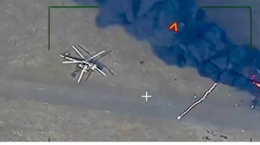 VIDEO: Serangan Brutal Bom Cluster Rusia Hancurkan 2 Helikopter Ukraina yang 'Diparkir Sembarangan'
