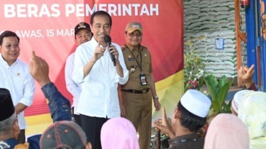 Beras Mahal, Jokowi Kali Ini Bagi-bagi Bantuan Pangan di Padang Lawas