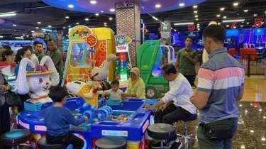 Momen Jokowi Ajak Tiga Anak Kahiyang dan Bobby, Ngabuburit Sambil Main di Mall Botani Square Bogor