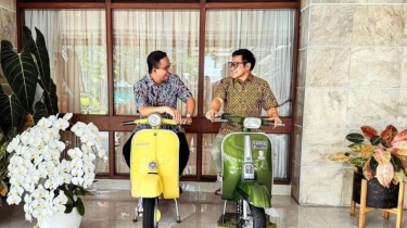 Nangkring di Atas Vespa, Momen Santuy Anies-Cak Imin Bertemu di Widya Chandra