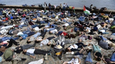 Ratusan Orang di Spanyol Berbaring Massal, Demo Menentang Genosida oleh Israel di Gaza