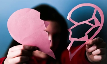 13 Tanda yang Menunjukkan Anda Sedang Menyangkal Berada dalam Toxic Relationship, Apa Saja?