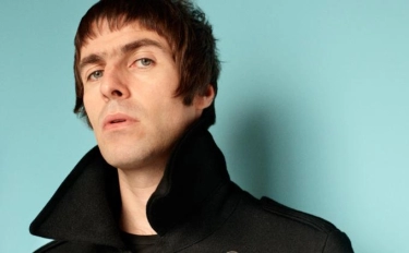 Chord Gitar dan Lirik Lagu Glimmer - Liam Gallagher: The World is Breaking Into Pieces Girl