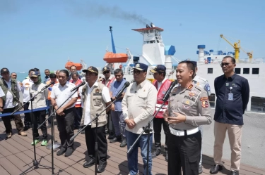 Bersama Menko PMK dan Menhub, Kakorlantas Cek Kesiapan Mudik di Pelabuhan Merak