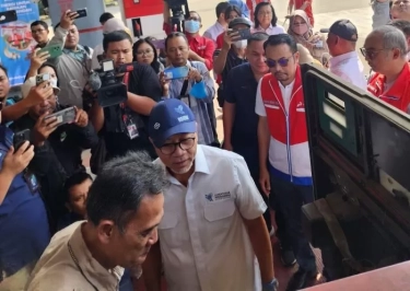 Pertamina Bersama Kementerian Perdagangan Lakukan Tindakan Penyegelan Dispenser SPBU Nakal