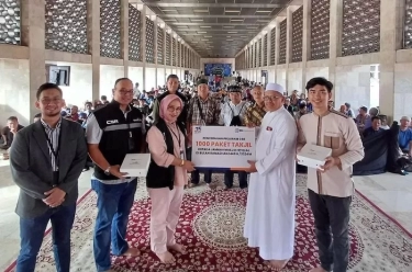 Jadi Kegiatan CSR saat Ramadhan, BRI Insurance Sebar 1000 Paket Takjil di Masjid Istiqlal