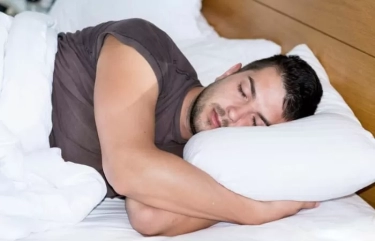 Simak 5 Tips Ampuh Cegah Mendengkur saat Tidur, Mulai dari Posisi hingga Kebersihan Tempat