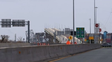 Jembatan Baltimore AS Ambruk Ditabrak Kapal Kargo, 6 Orang Hilang