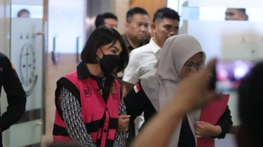 Manglingi Tanpa Make Up, Wajah Helena Lim Saat Ditahan Kejagung Bikin Curiga: Beda Orang Ah...