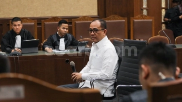 Rakyat Dibuat Gaduh Aturan Bea Cukai, Pejabat Tingginya Asyik Langgar Hukum