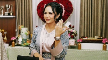 Ulang Tahun ke-49, Krisdayanti Dapat Kado Jam Tangan Mewah dari Aurel Hermansyah dan Atta Halilintar
