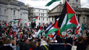 Ribuan Orang Turun ke Jalan di London, Bentuk Solidaritas Terhadap Gaza, Teriakkan Hentikan Genosida