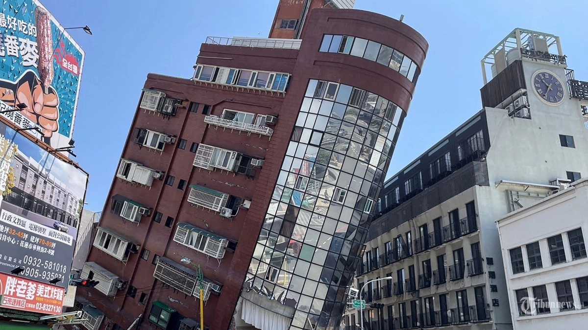 Berita Foto : Kerusakan Akibat Gempa Dahsyat di Taiwan