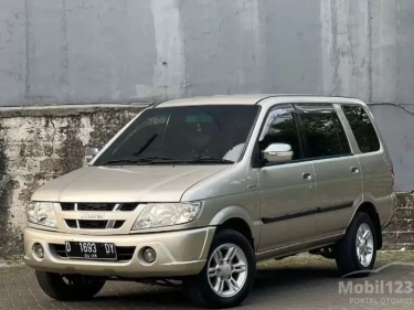 Bukti Isuzu Panther Tangguh di Segala Medan, Bodi Tetap Utuh meski Jadi Korban Tanah Ambles di Tol Bocimi