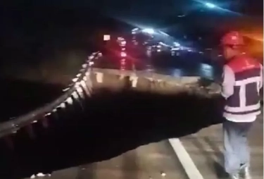 Longsor di Tol Bocimi KM 64-600 Mengakibatkan Dua Orang Terluka