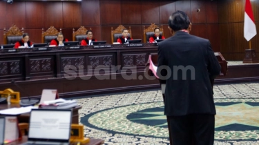 Sikap Mandiri Hakim MK Putuskan Panggil 4 Menteri Jokowi