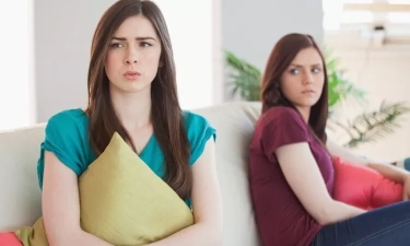 8 Cara Mendeteksi Teman yang Diam-diam Beracun Menurut Psikolog, Cek Apakah Salah Satunya Ada di Temanmu!
