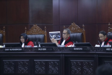 Hakim MK Saldi Isra Soroti Urgensi Jokowi Bagi-bagi Bansos di Jateng, Selama Masa Kampanye Pemilu 2024