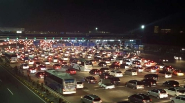 52 Ribu Kendaraan Tinggalkan Jabodetabek Via GT Cikampek Utama Malam Ini