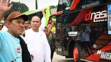 Ketua Umum Projo Budi Arie Setiadi Lepas 5 Ribu Pemudik yang Berangkat dari TMII