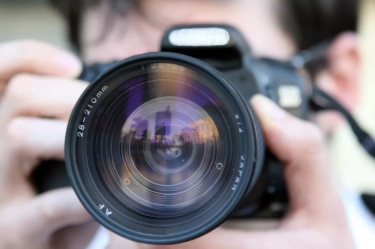 Tips Trik Fotografi dengan Kamera DSLR agar Fokus Lensa pada Foto Tidak Kabur dan Lebih Jernih