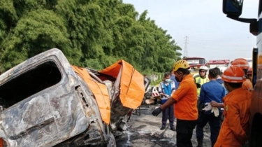 13 Kantong Jenazah Dibawa ke RSUD Karawang, Para Korban Tabrakan Maut Tol Cikampek Diduga Tewas Terpanggang