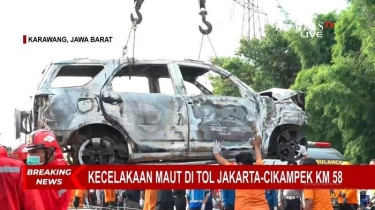 Korban Kecelakaan Minibus di KM 58 Tol Jakarta-Cikampek Dievakuasi