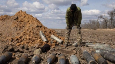 Miskin Senjata Akut, Tentara Ukraina Dapat Misi Berbahaya: Cari Bom Tak Meledak
