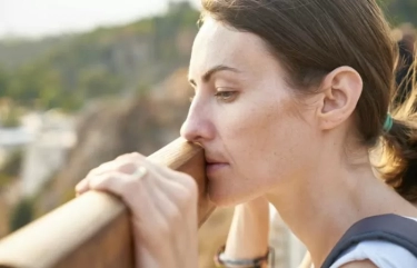 8 Perilaku yang Menunjukkan Anda Masih Dalam Masa Pemulihan dari Patah Hati, Salah Satunya Mengalami Serangan Panik